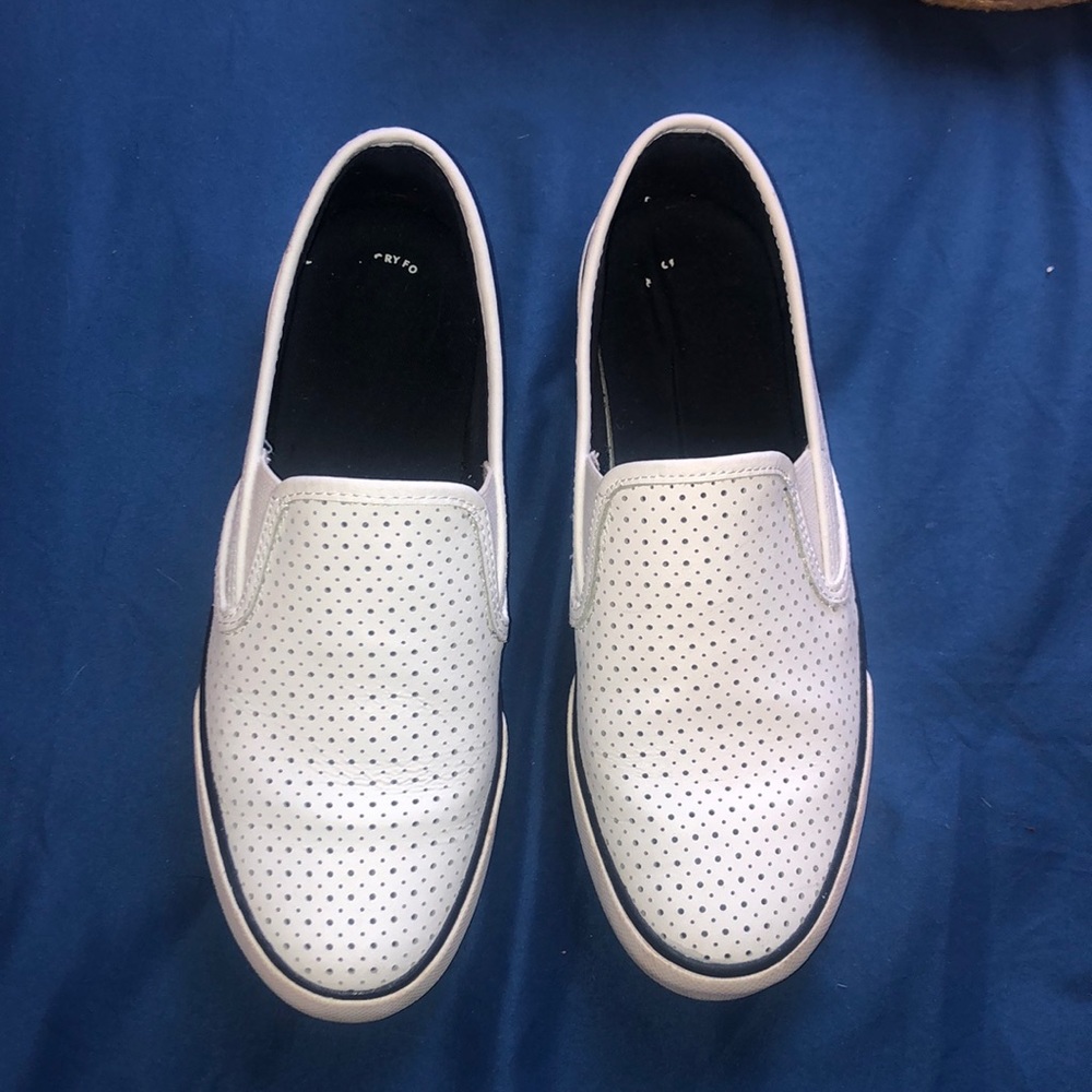 White sperry slip ons size 9.5